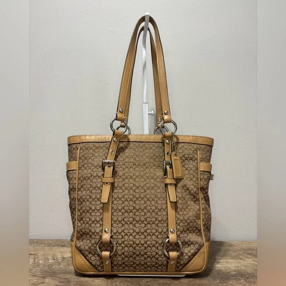 Coach Signature Gallery Tote F11526 - Picture 2 of 13